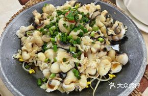 Duckbill Fish with Scallion Oil Fish Slices