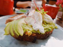 牛油果温泉蛋吐司-O'mills Sourdough Bakery&Bistro(永嘉路店)