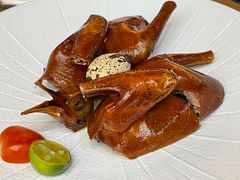 脆皮乳鸽-云山茶餐厅(广东大厦店)