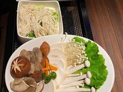 菌菇拼盘-左庭右院鲜牛肉火锅(新梅广场店)