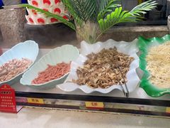 -四囍码头海鲜烧烤自助火锅(外滩南京东路悦荟广场店)