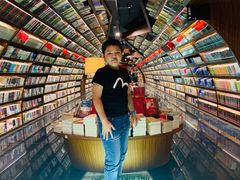 -钟书阁(珍园店)