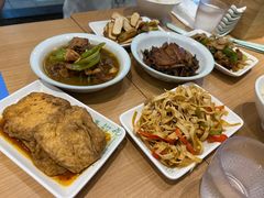 -老乡鸡(上海白玉兰广场店)
