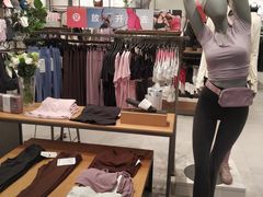-lululemon(上海浦东IFC店)