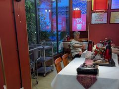 -刘姐啤酒鱼民族演艺餐厅(西街总店)