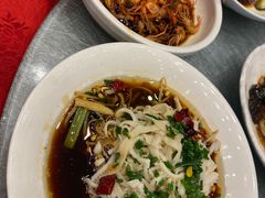 -侬佳蒸菜馆(听潮店)