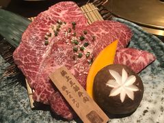 -山川小町·极番烧肉(新地假日广场店)