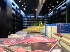 -钟书阁(松江泰晤士小镇店)