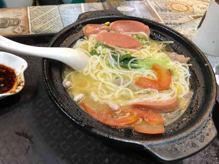 百味佳米线馆(冉家坝店)-"比较近的一家店,主要系列是砂锅,砂锅米线.