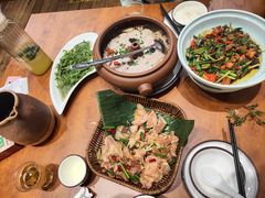 -老滇山寨•云南特色菜•地方菜•民族风情歌舞表演(金碧店)