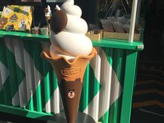 -LINE FRIENDS Garosu-gil Flagship Store