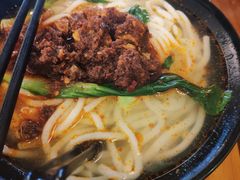 -丽虹云南过桥米线(兴工街店)
