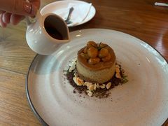 -Chom Cafe and Restaurant