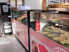 面包甜点陈列柜-万方圆拌粉瓦罐汤(滕王阁旗舰店)