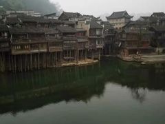 -临江餐馆二楼美食部落