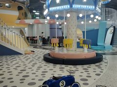 -蓝鲸奇亲子游泳俱乐部