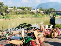 -乌托邦酒吧和餐厅