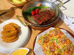 云南麻辣香肠火焰薄饼-ROIIN用心(杭州首店)