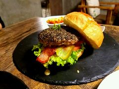 -HIGH FIVE哈福手工汉堡(桂林路店)