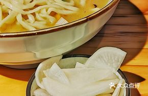 Winter Bamboo Shoot and Preserved Pork Noodles