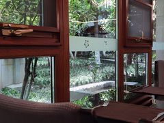 靠窗位-天宇菲尔德·花园西餐厅·海鲜自助餐