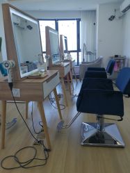 -E.L.K造型momopark店