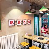 80、90后来到这家店里，肯定很有感觉，有点年头