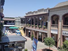 -王府井奥莱临潼小镇(临潼店)