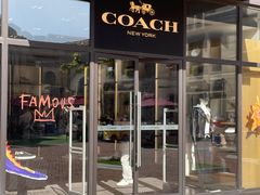 -王府井奥莱临潼小镇(临潼店)