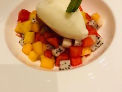 时令水果配柠檬冰霜-北京华彬费尔蒙酒店·刃餐厅