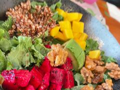 羽衣甘蓝沙拉-普兰达德国餐厅·德式脆皮烤猪肘·自酿啤酒(观唐店)