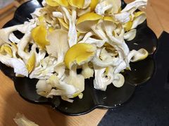 -果松木炭酸菜铜火锅·外婆参鸡汤