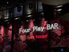 -FOUR PLAY BAR