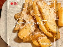 -MONICH牛排融合餐厅(和义大道购物中心店)