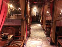 -老牌坊云南鱼豆花火锅(爱建店)