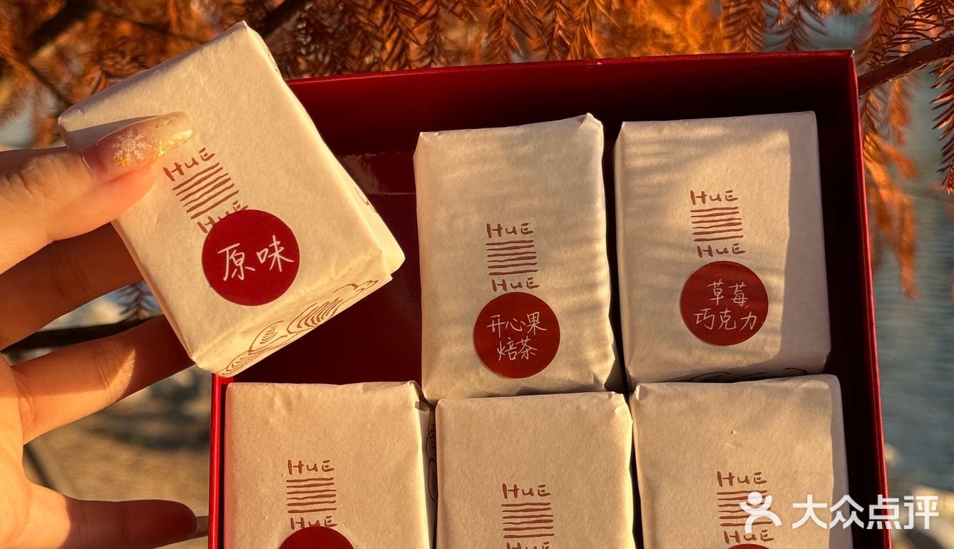 Wokkk...厦门这个拿破仑酥和落羽杉好配