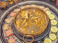 -阿山卓·野生菌火锅·纳西火塘烤肉