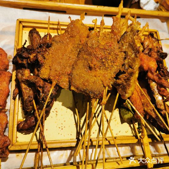 三一八东门曹家炸串(总店)