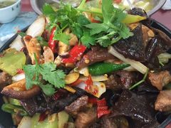 -乡土特色.冷锅鱼.牦牛肉汤锅