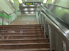 -南京西路(地铁站)