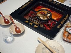 -老牌坊云南鱼豆花火锅(哈西万达店)
