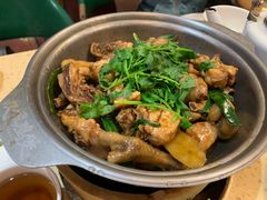 -芳村榕树头叹佬鸡煲(体育西店)