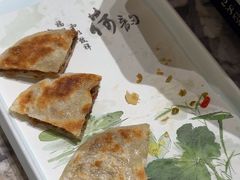 -楚韵小镇·宜昌肥鱼(虹桥国际店)