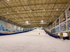 -乔波室内滑雪场