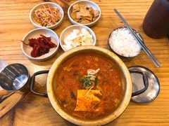 猪颈肉泡菜汤-金北顺大锅家(신사본점)