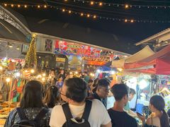 -席娜卡琳火车铁道夜市