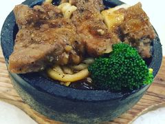 石锅黑椒牛仔骨乌冬面-华府盛宴大酒楼