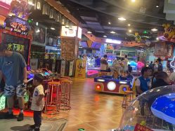 点击看大图 -卡通尼乐园(龙湖六合天街店)