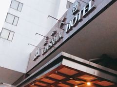 -燕山大酒店