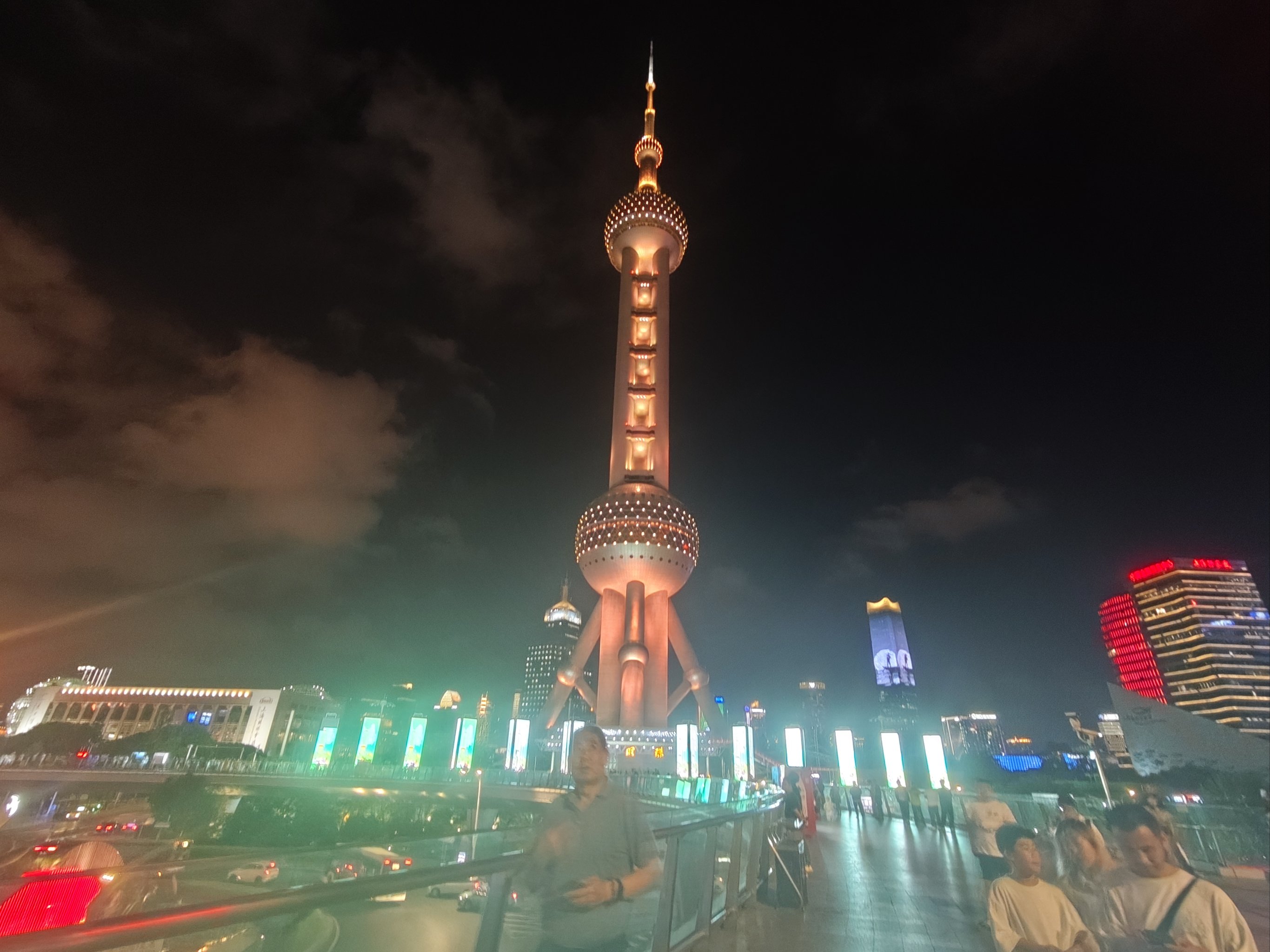 东方明珠夜景 真实图片